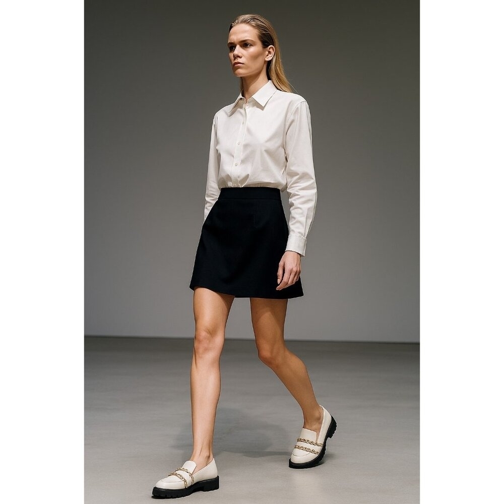Karl Lagerfeld Paris Womens Loafers 8/38.5B Cream Leather Gold Chain Trim Chunky